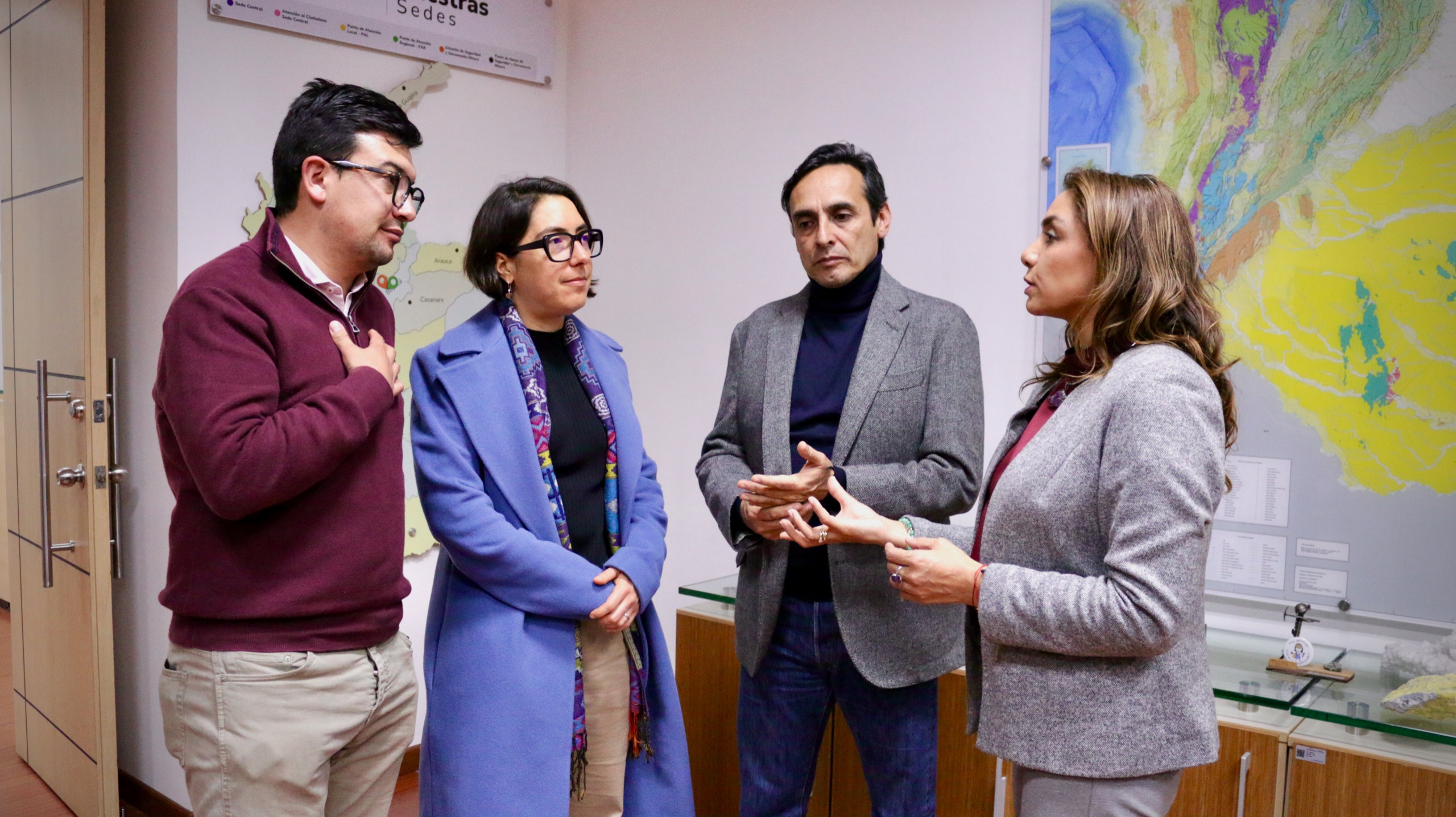       Radicación Web     Normativa     Nuestras Sedes     Información para inversionistas     Los Abecé     Calendario de eventos     Grupo Seguridad y Salvamento     ANNA Minería  ANM y Servicio Geológico Colombiano firman memorando de entendimiento para fortalecer el conocimiento de los minerales estratégicos en el país