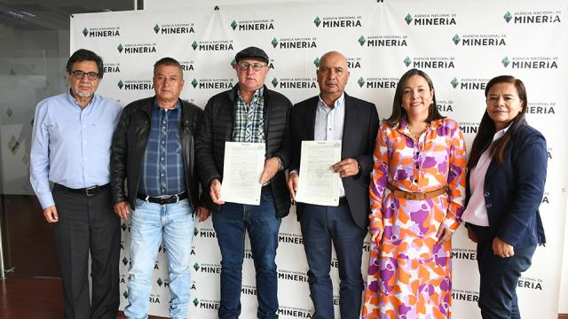 Firmas contratos de concesión 5
